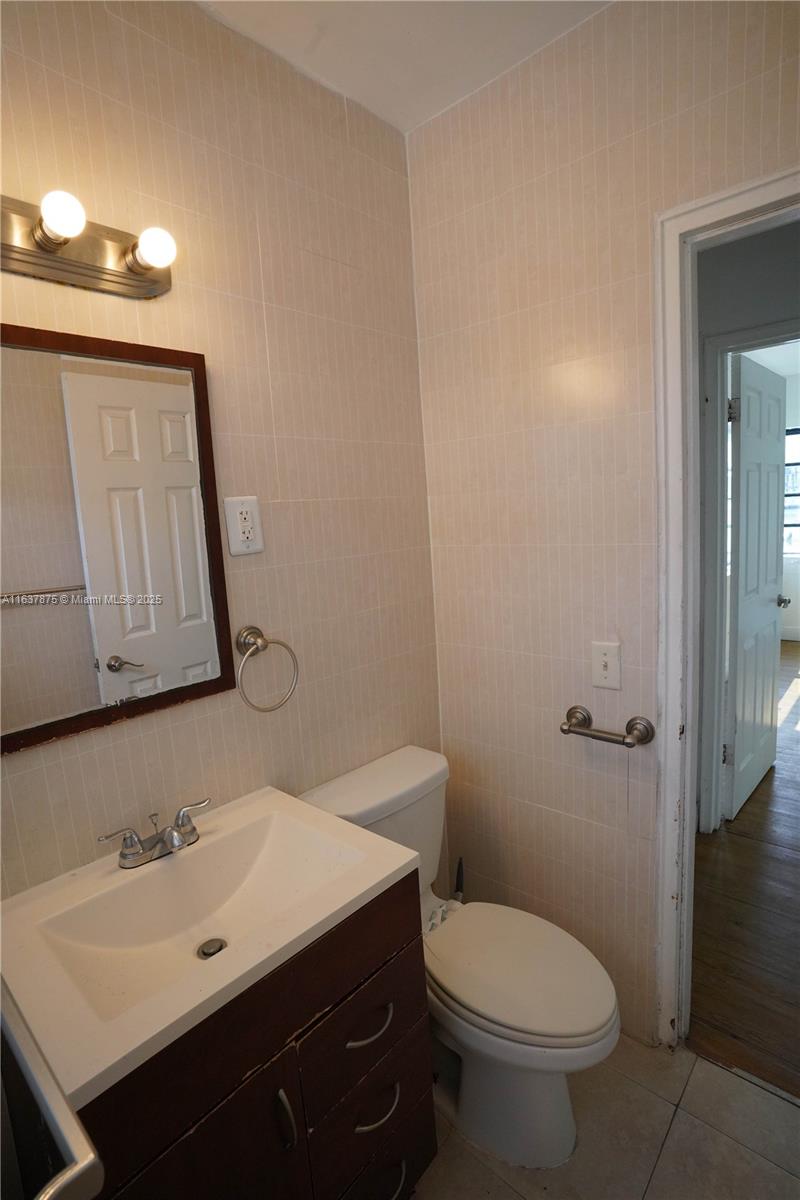 8321 Crespi Blvd Property Photo 30