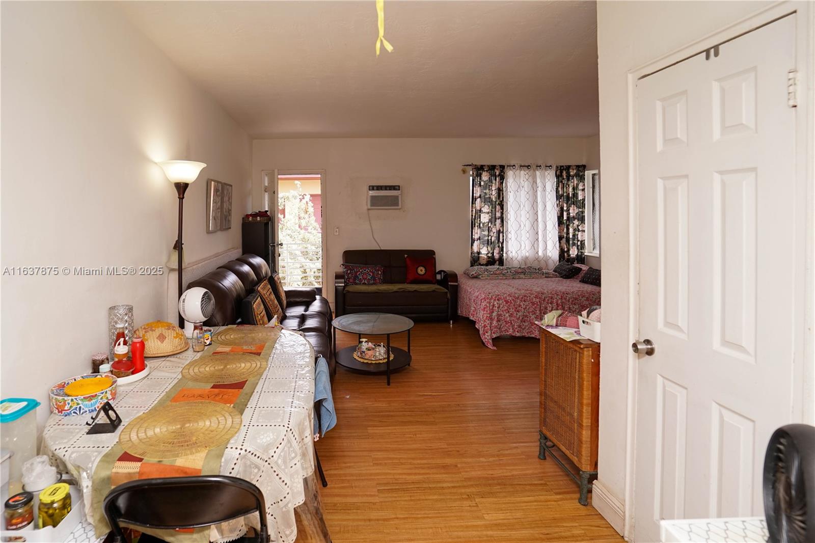 8321 Crespi Blvd Property Photo 35