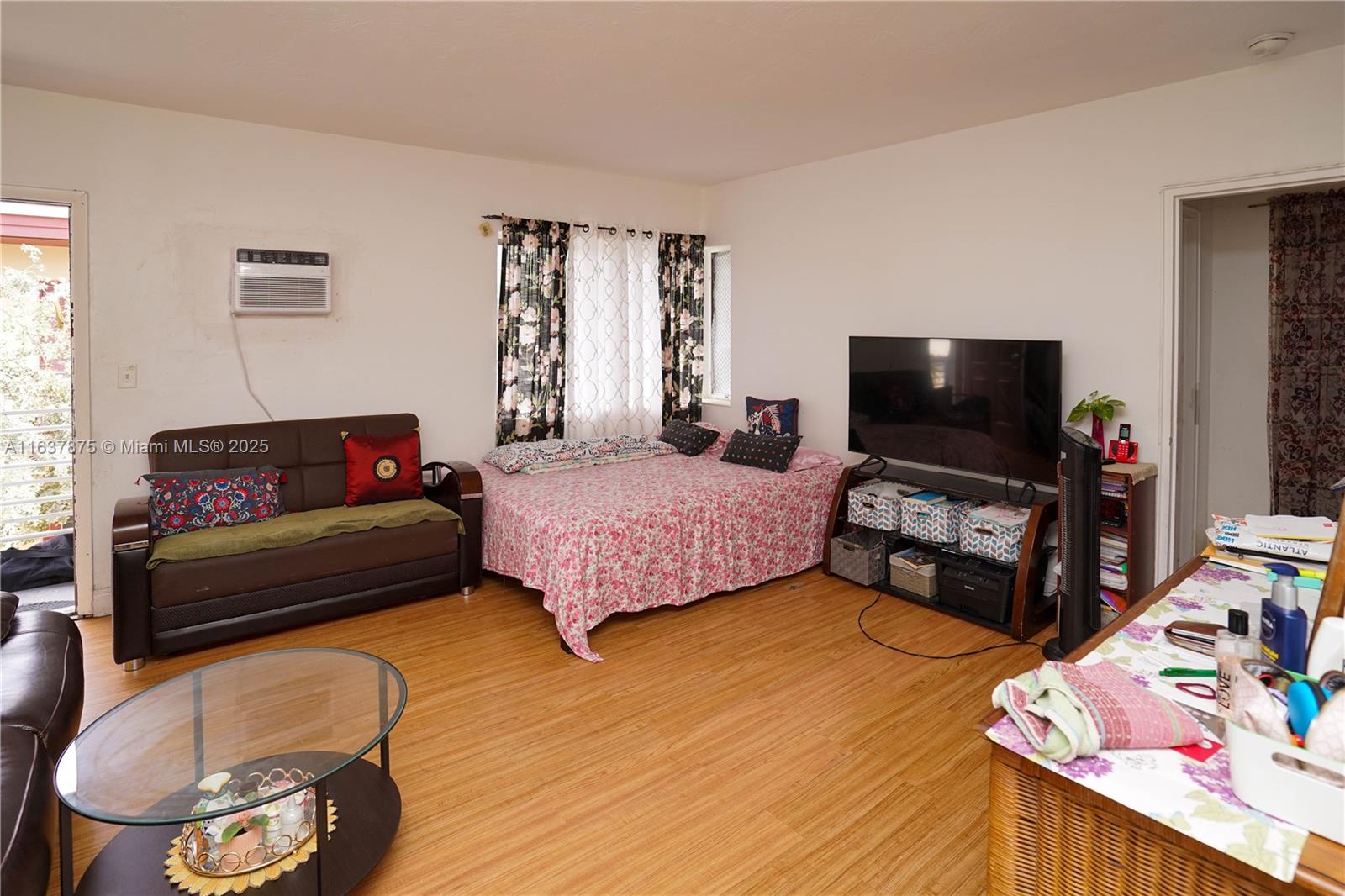 8321 Crespi Blvd Property Photo 36