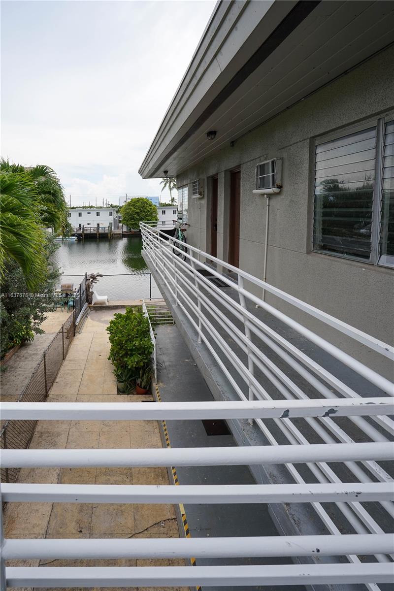 8321 Crespi Blvd Property Photo 51