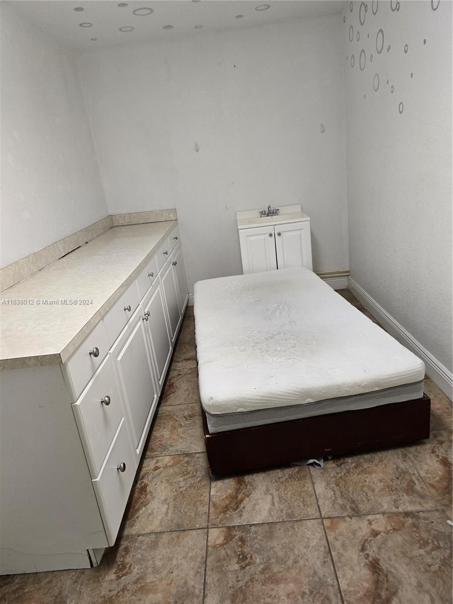 466 Rewing St Property Photo 19