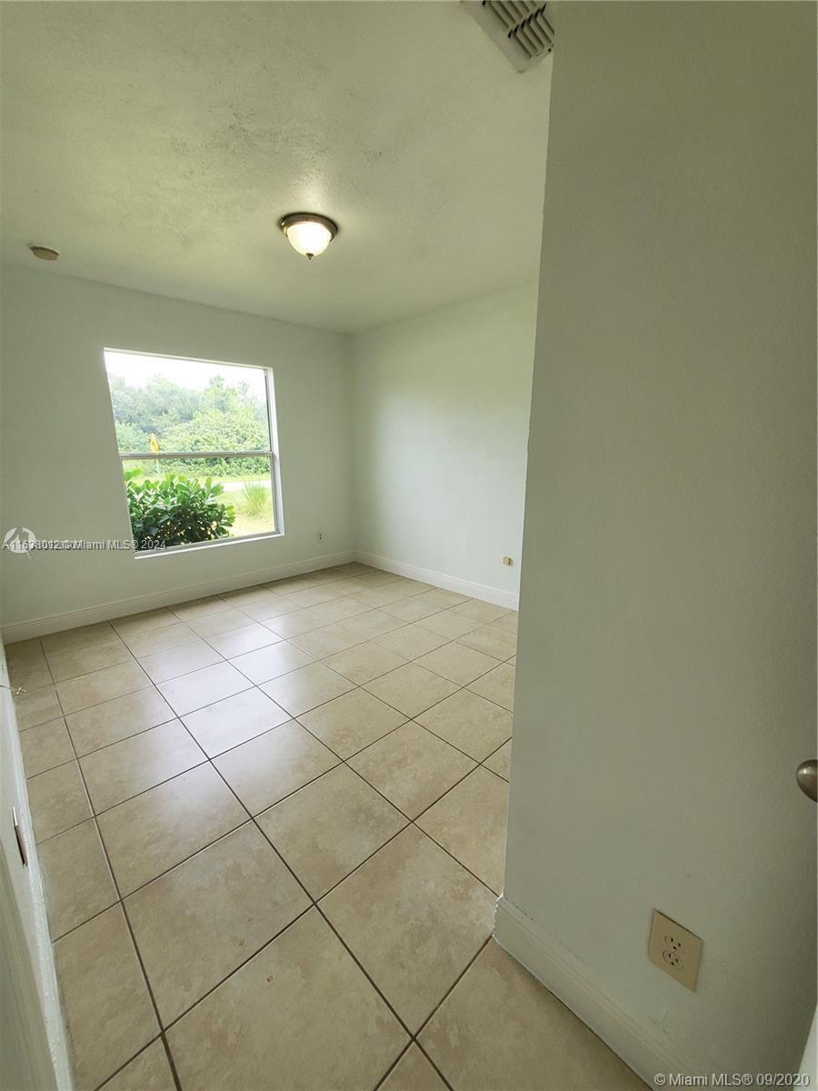 466 Rewing St Property Photo 24