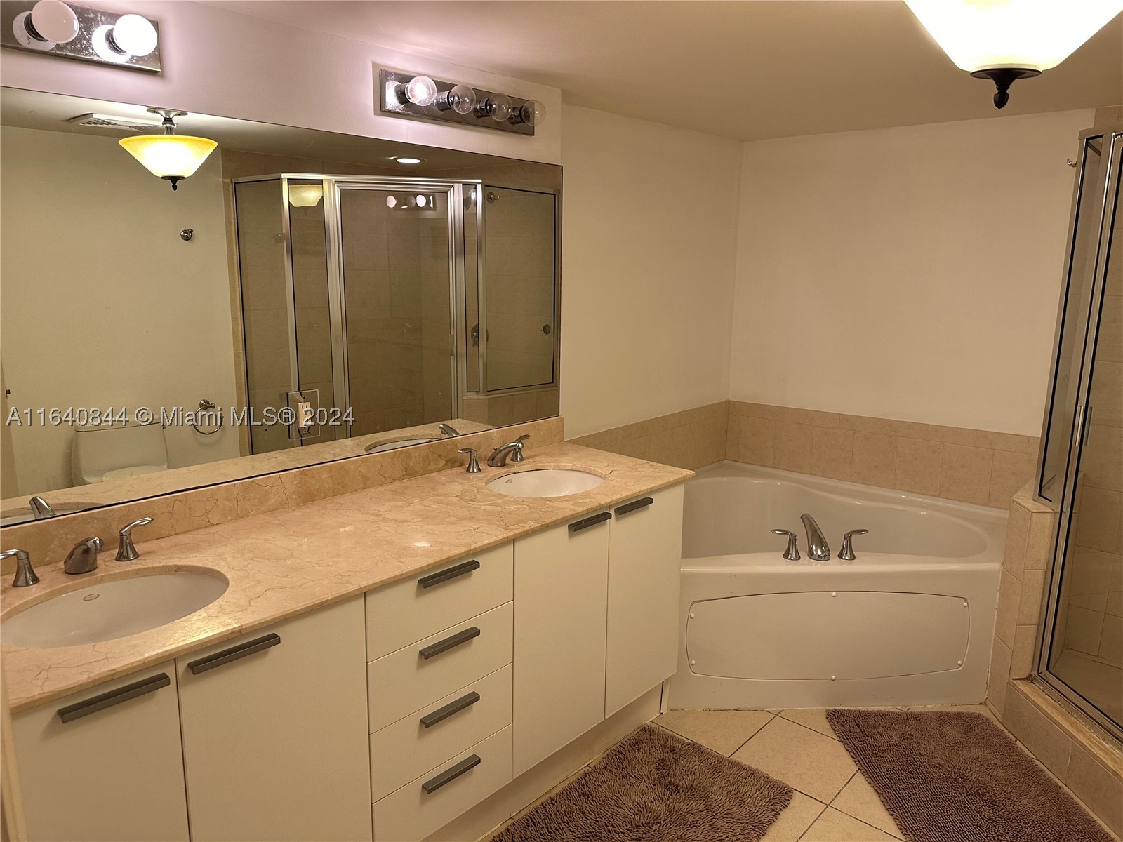 16699 Collins Ave 2006 Property Photo 43