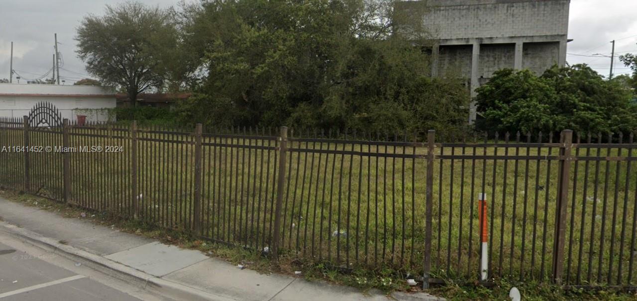 15015 Nw 22 Ave Property Photo 3