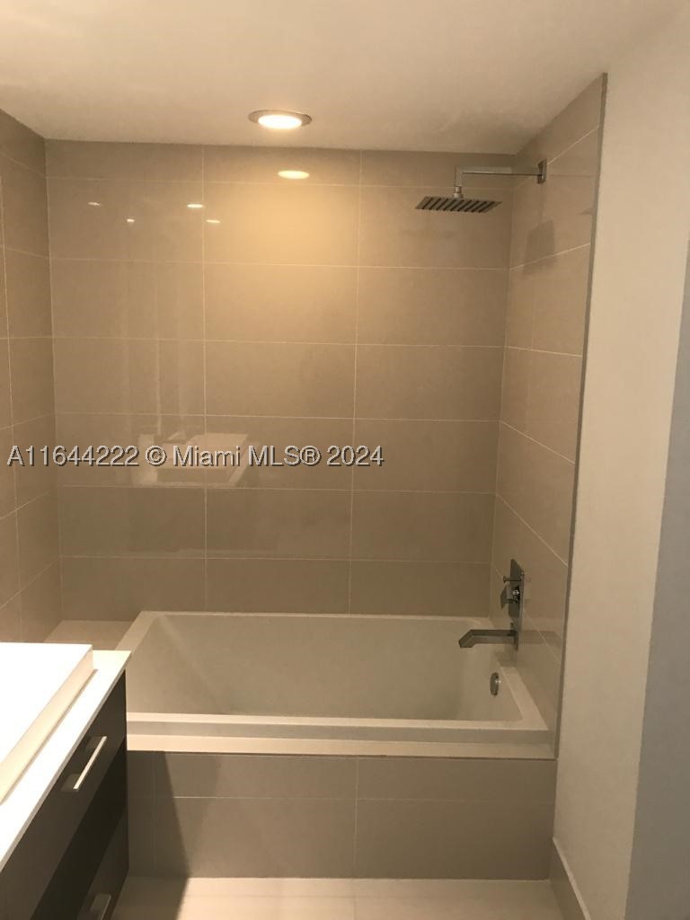 45 Sw 9th St 1005 Property Photo 43