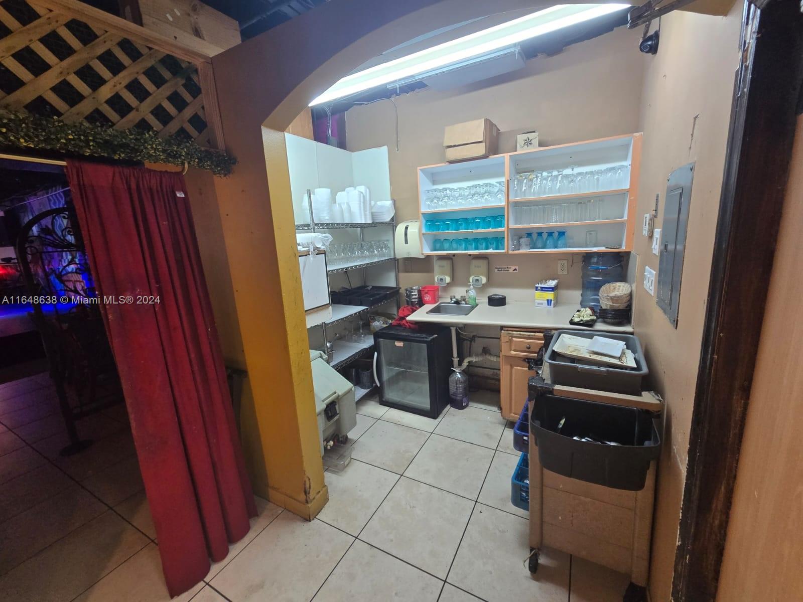 Xxxx Sw 24th St Property Photo 12
