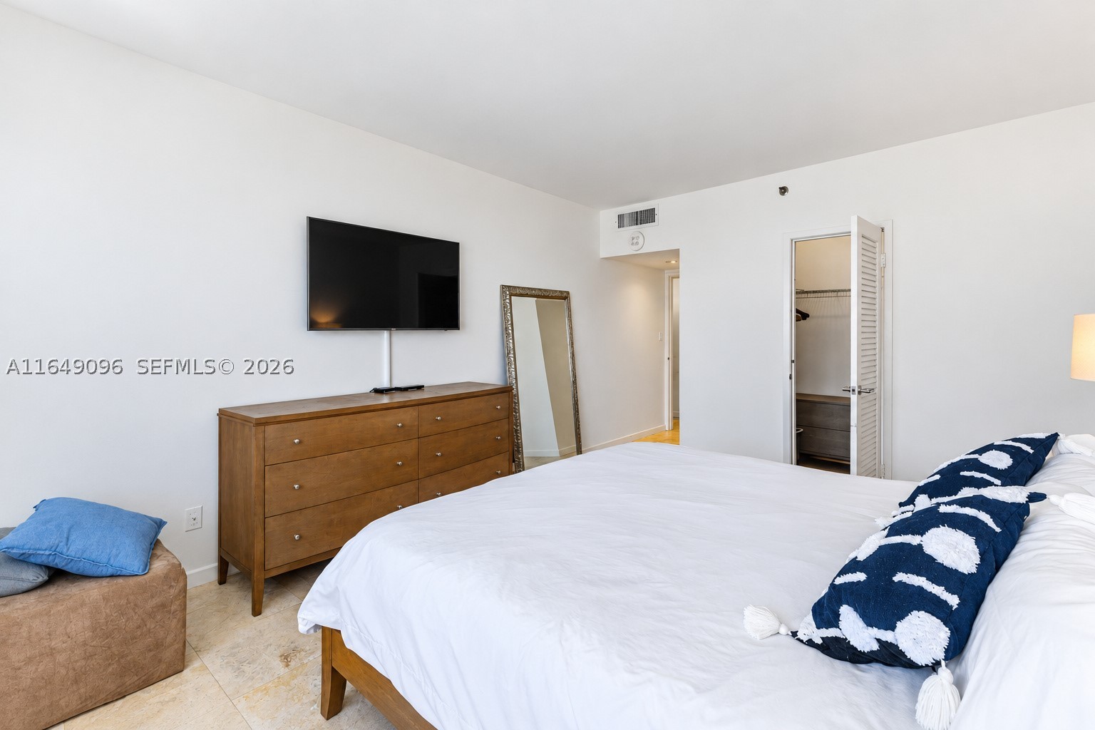 A11649096 Property Photo 12
