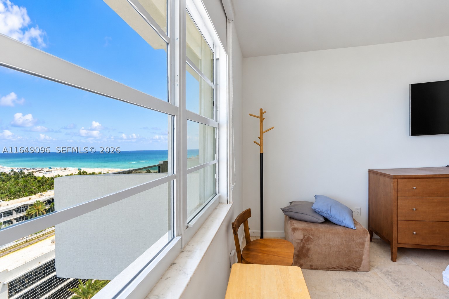 A11649096 Property Photo 13