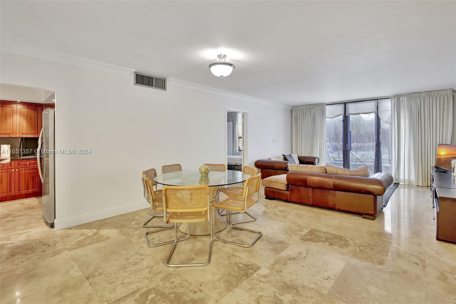 9801 Collins Ave 3t Property Photo 4