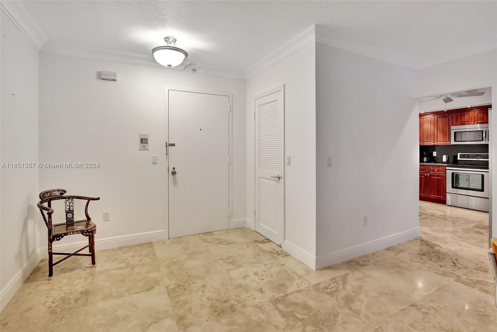 9801 Collins Ave 3t Property Photo 5