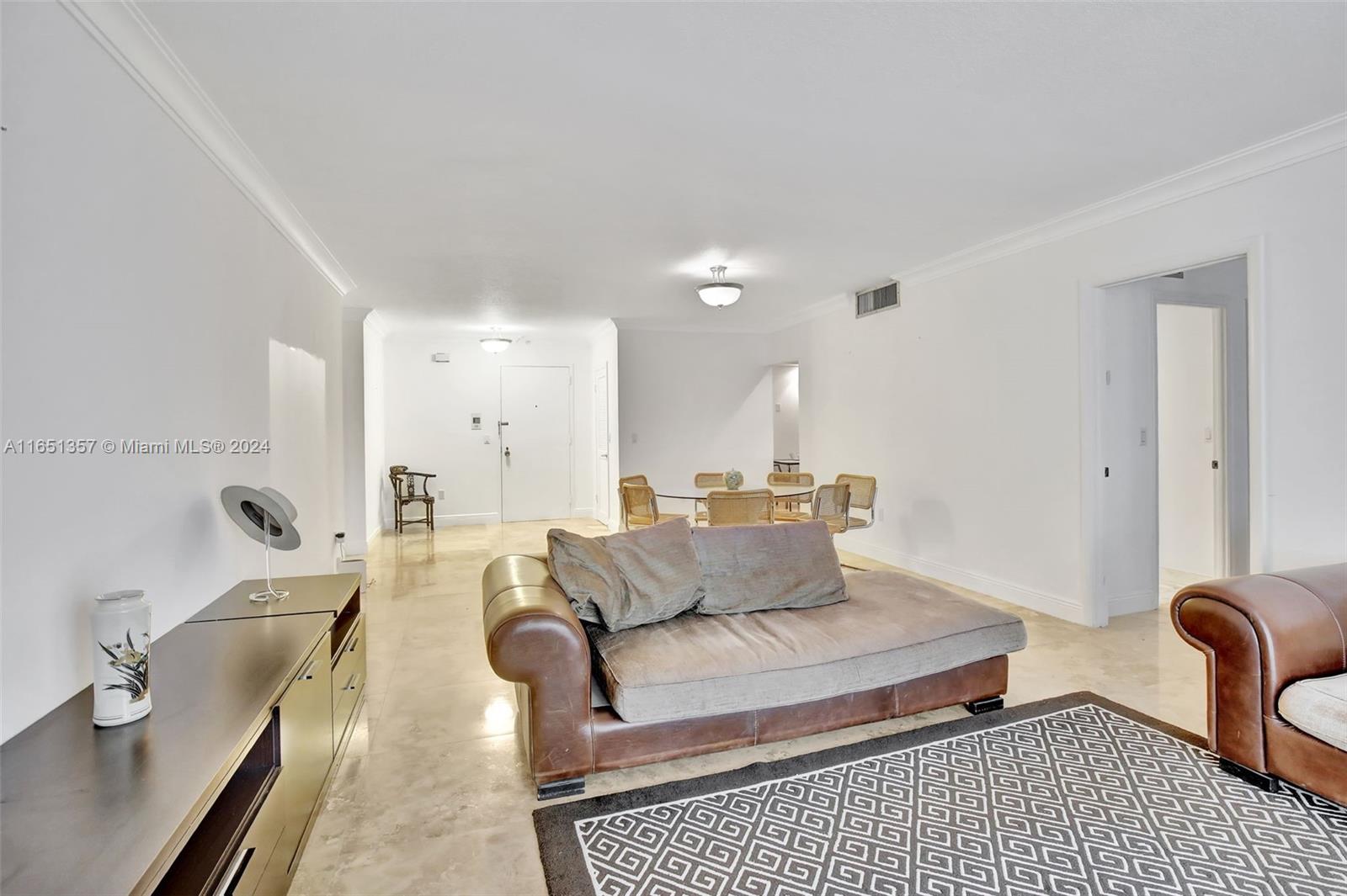 9801 Collins Ave 3t Property Photo 9