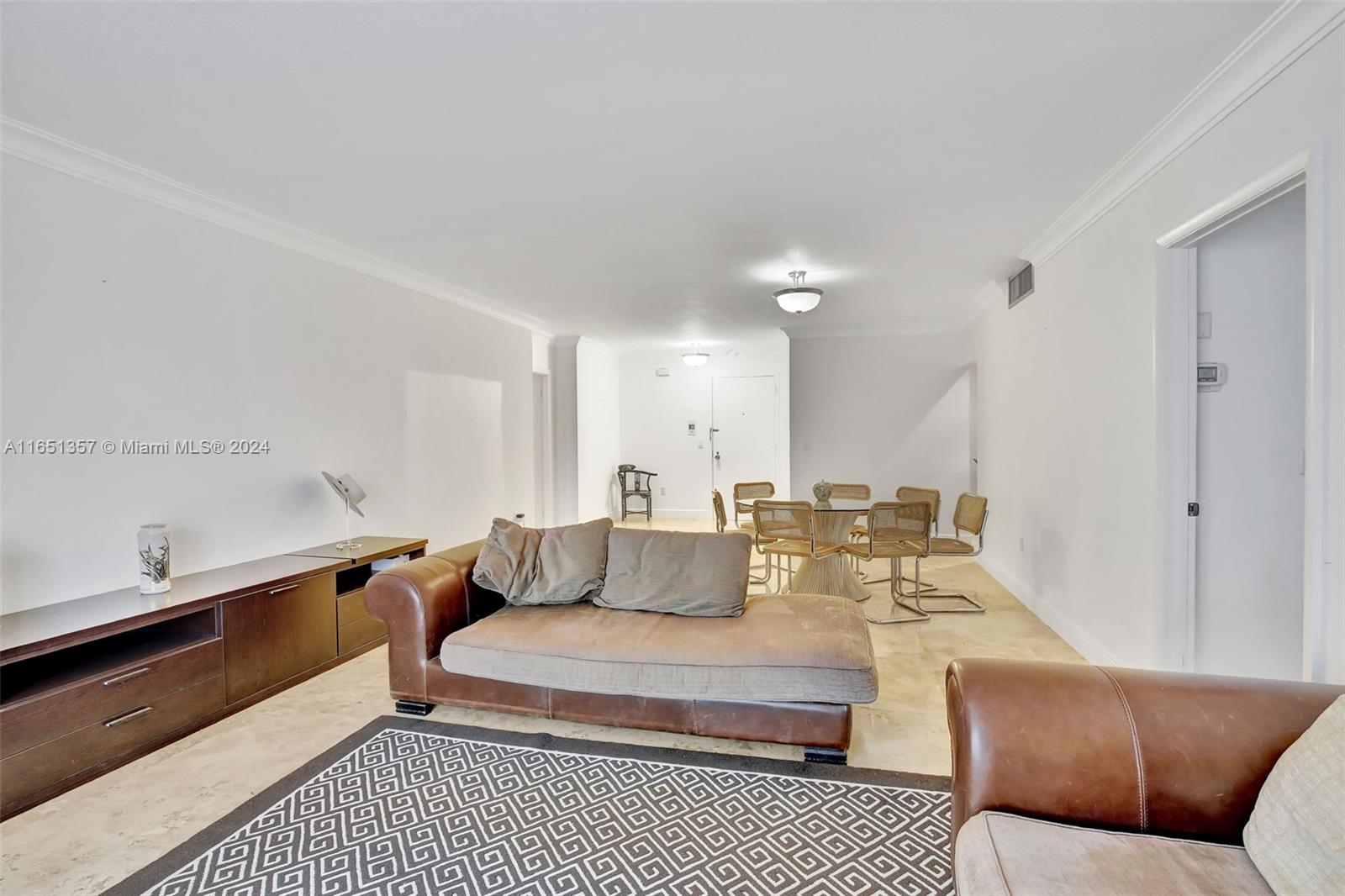 9801 Collins Ave 3t Property Photo 10