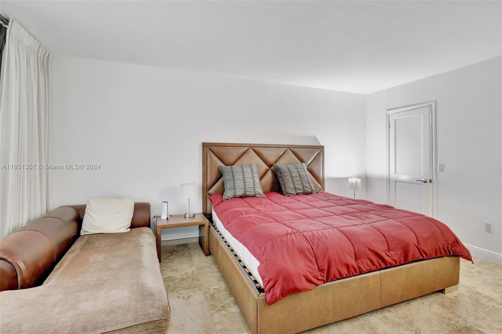 9801 Collins Ave 3t Property Photo 20
