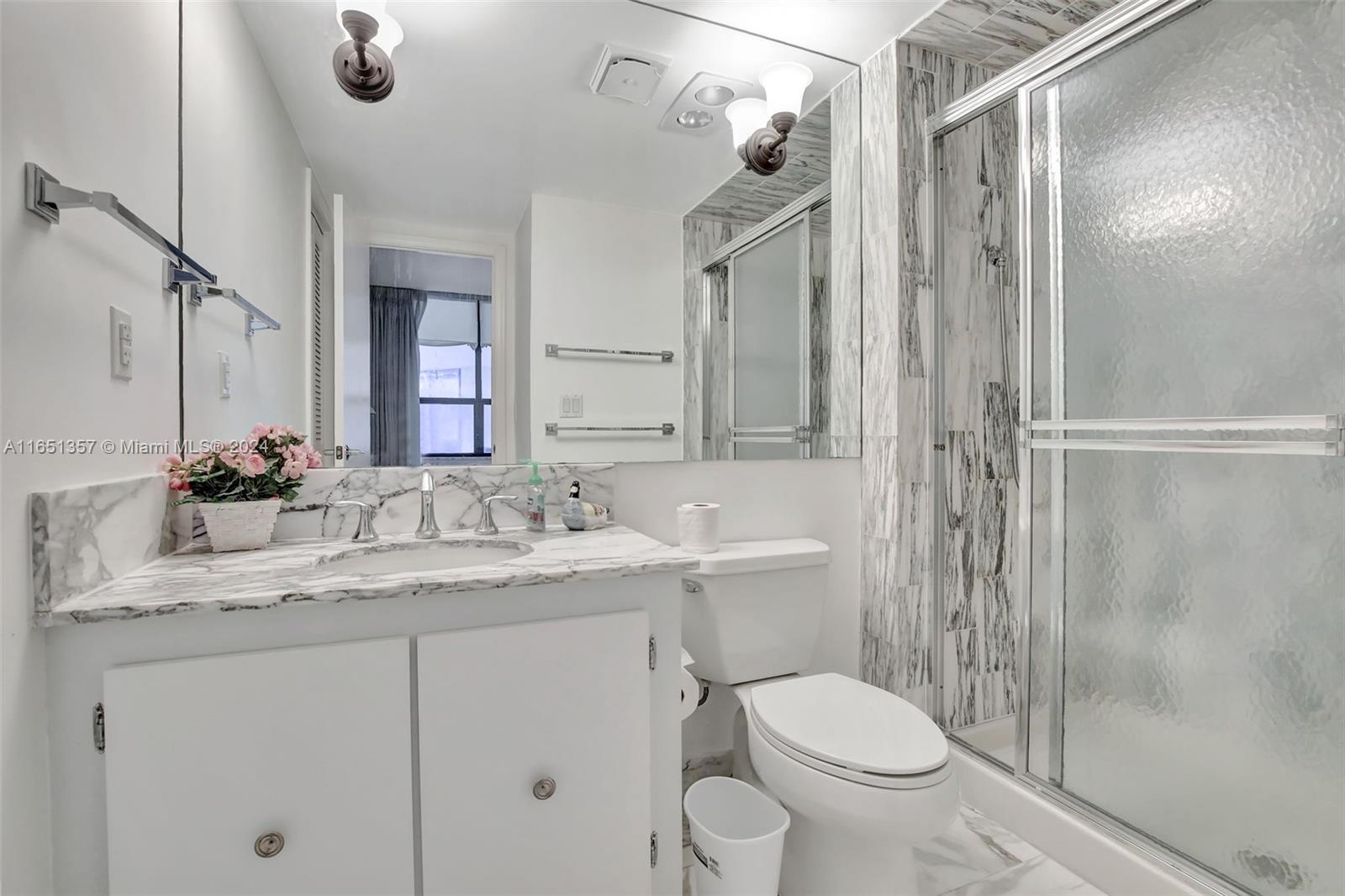 9801 Collins Ave 3t Property Photo 29