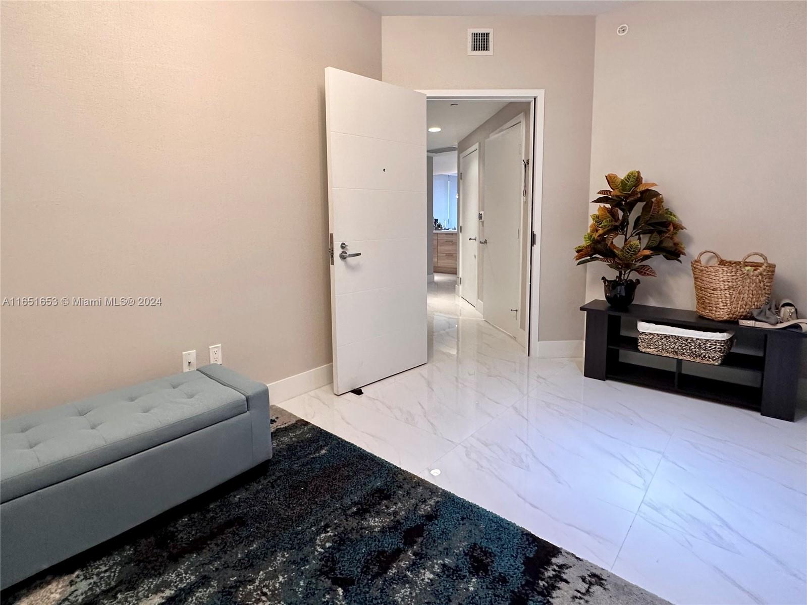 16385 Biscayne Blvd 1201 Property Photo 6