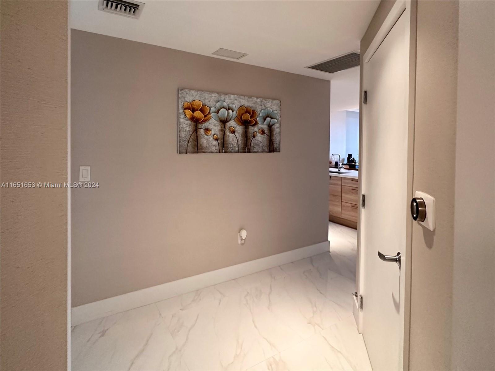 16385 Biscayne Blvd 1201 Property Photo 8