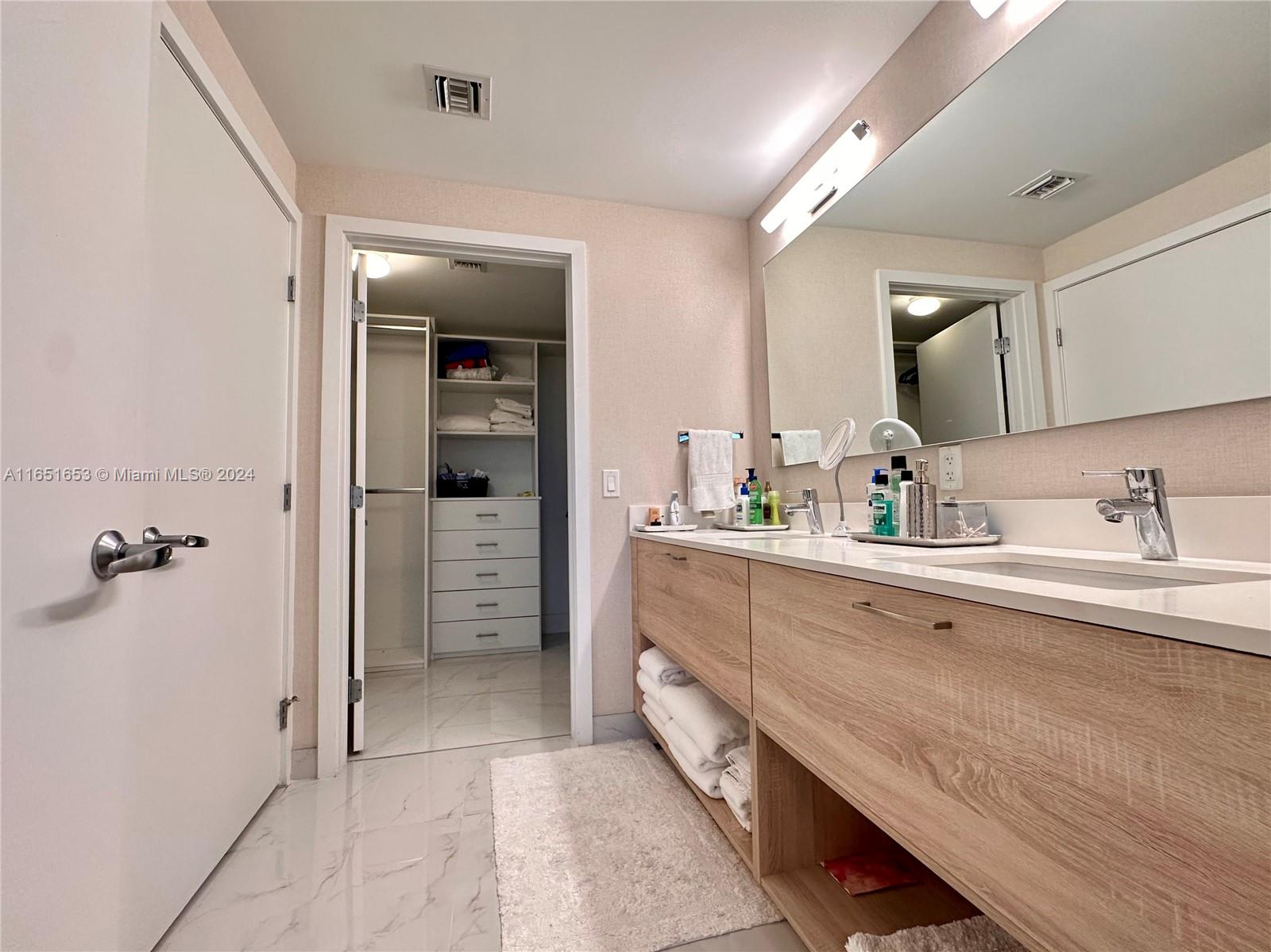 16385 Biscayne Blvd 1201 Property Photo 19