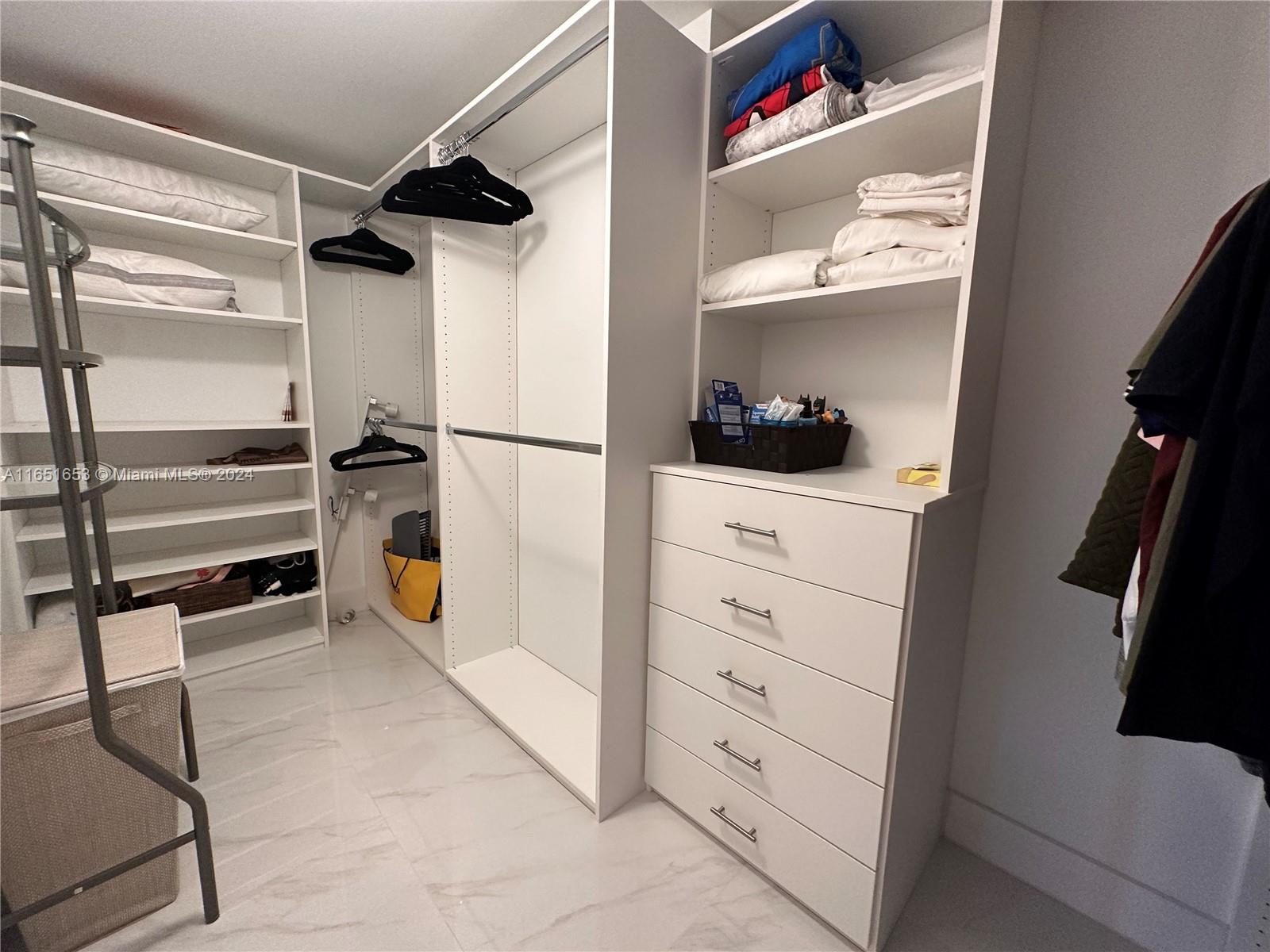 16385 Biscayne Blvd 1201 Property Photo 20