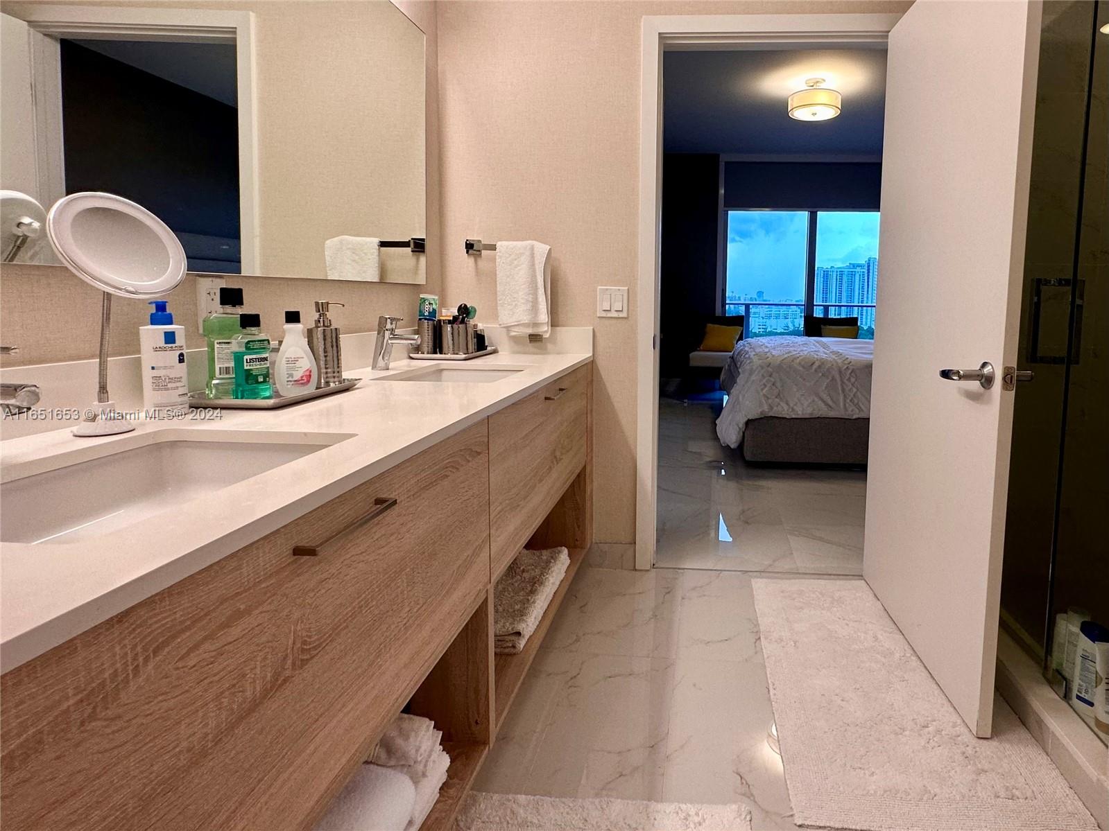 16385 Biscayne Blvd 1201 Property Photo 21
