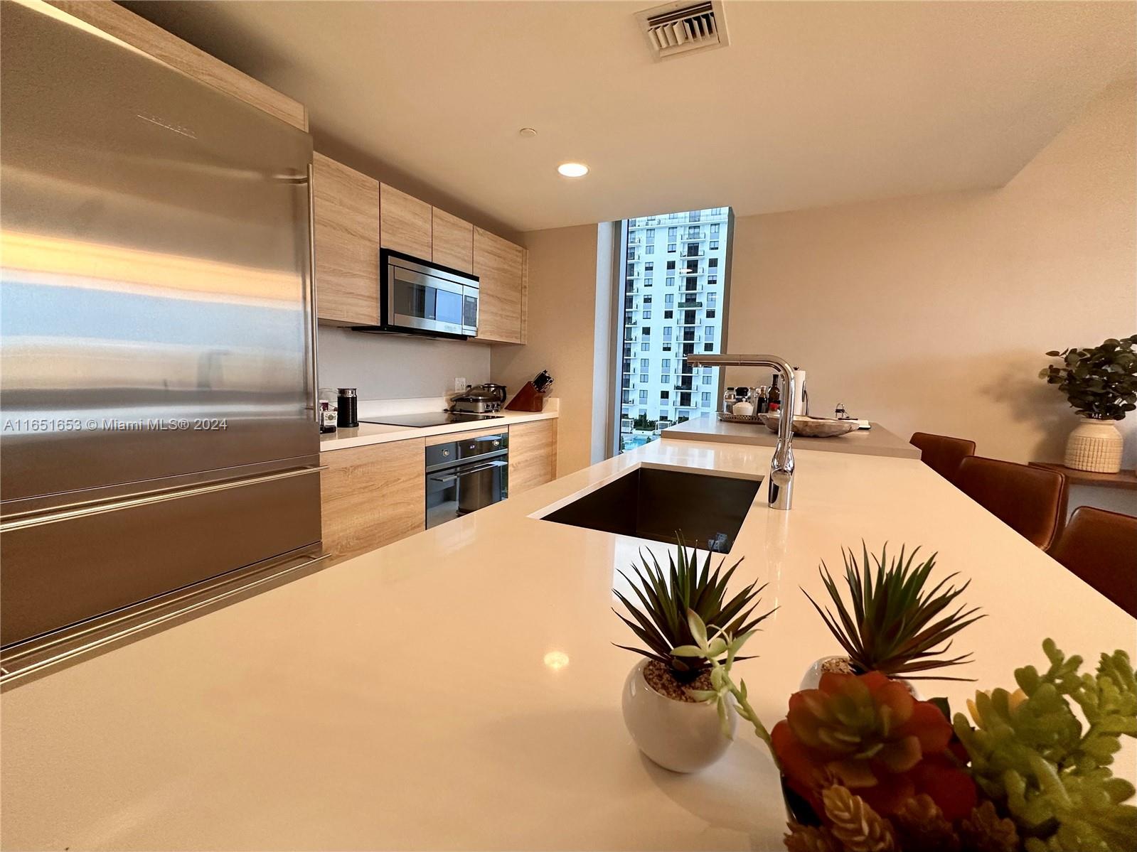 16385 Biscayne Blvd 1201 Property Photo 24
