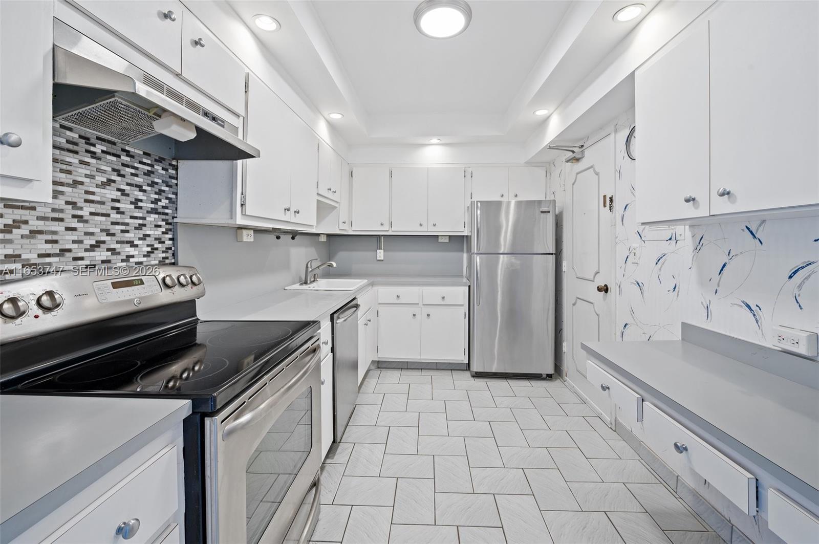 9381 E Bay Harbor Dr 603s Property Photo 17