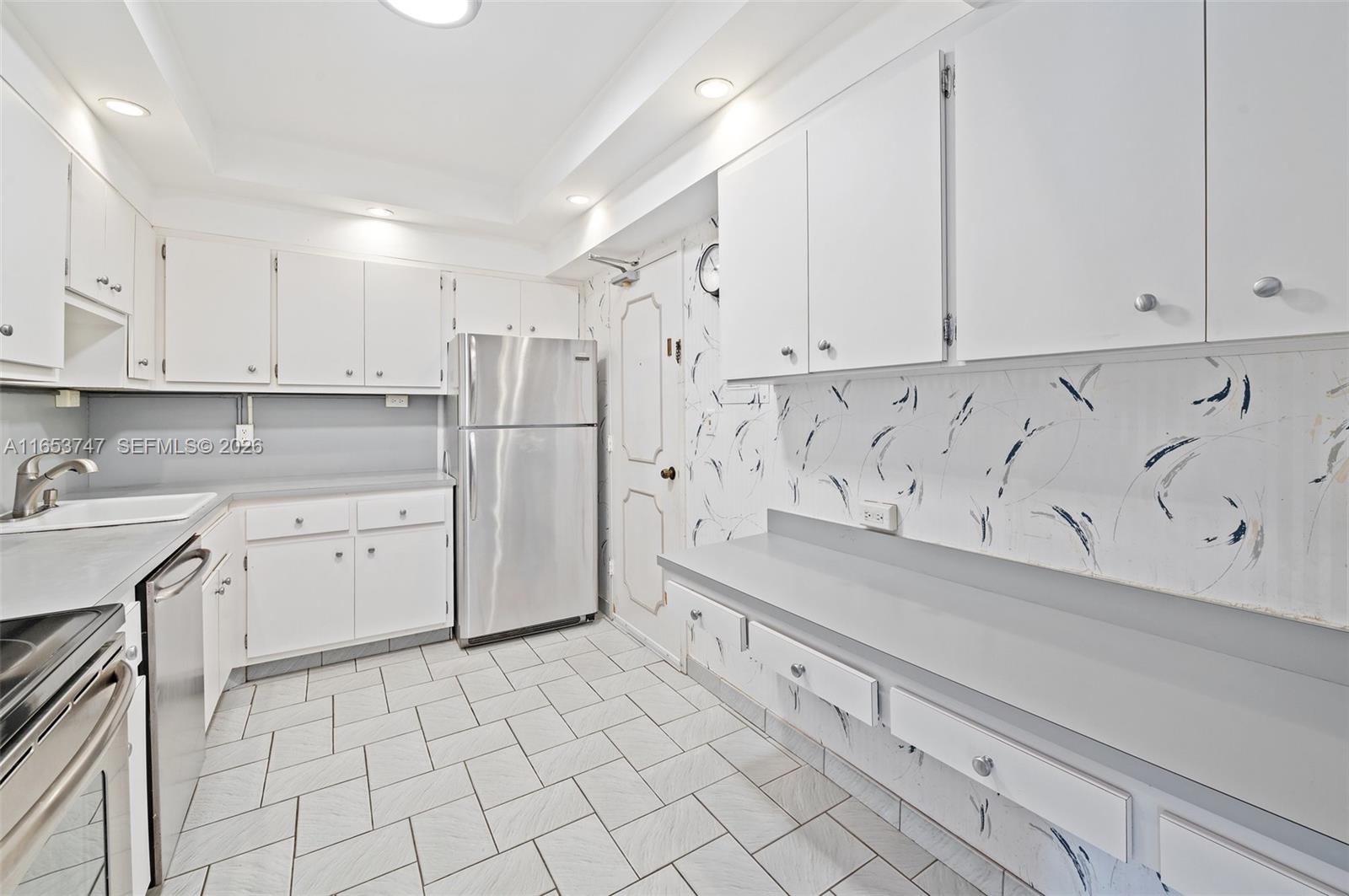 9381 E Bay Harbor Dr 603s Property Photo 19