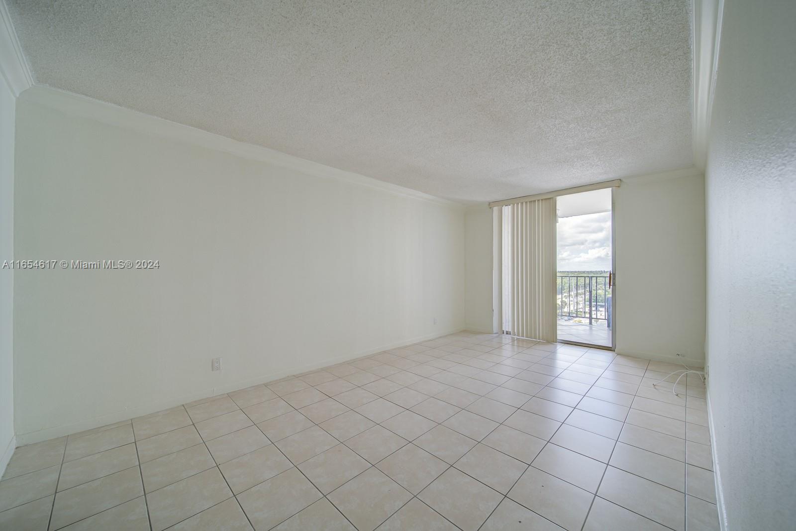 2903 N Miami Beach Blvd 1006 Property Photo 1