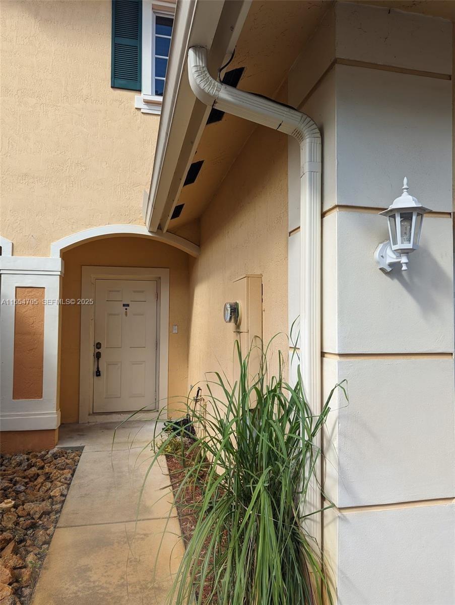 6407 Catalina Ln 6407 Property Photo 2