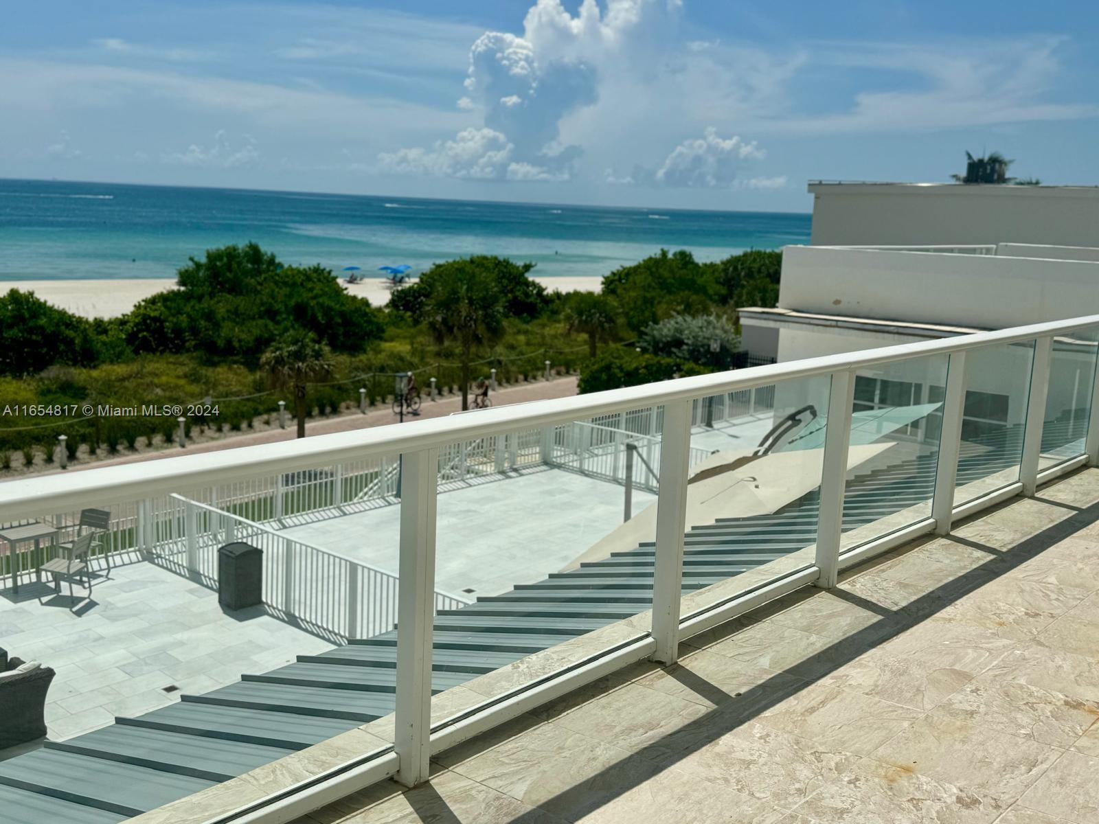 5601 Collins Ave 410 Property Photo 1