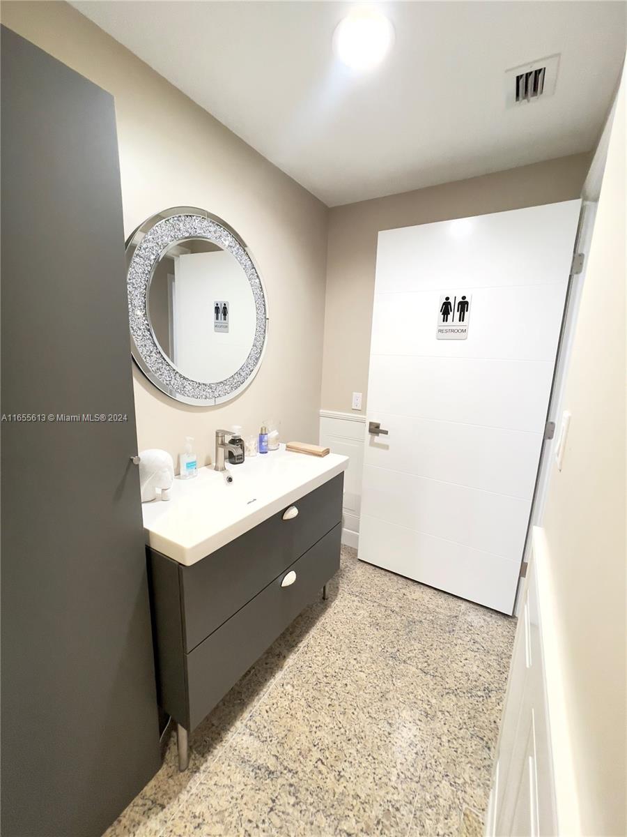 3015 N Ocean Blvd C104 Property Photo 5