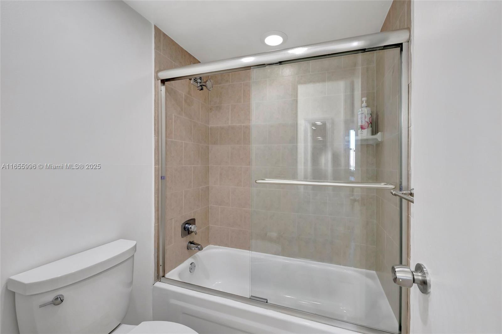 3015 N Ocean Blvd 6a Property Photo 22