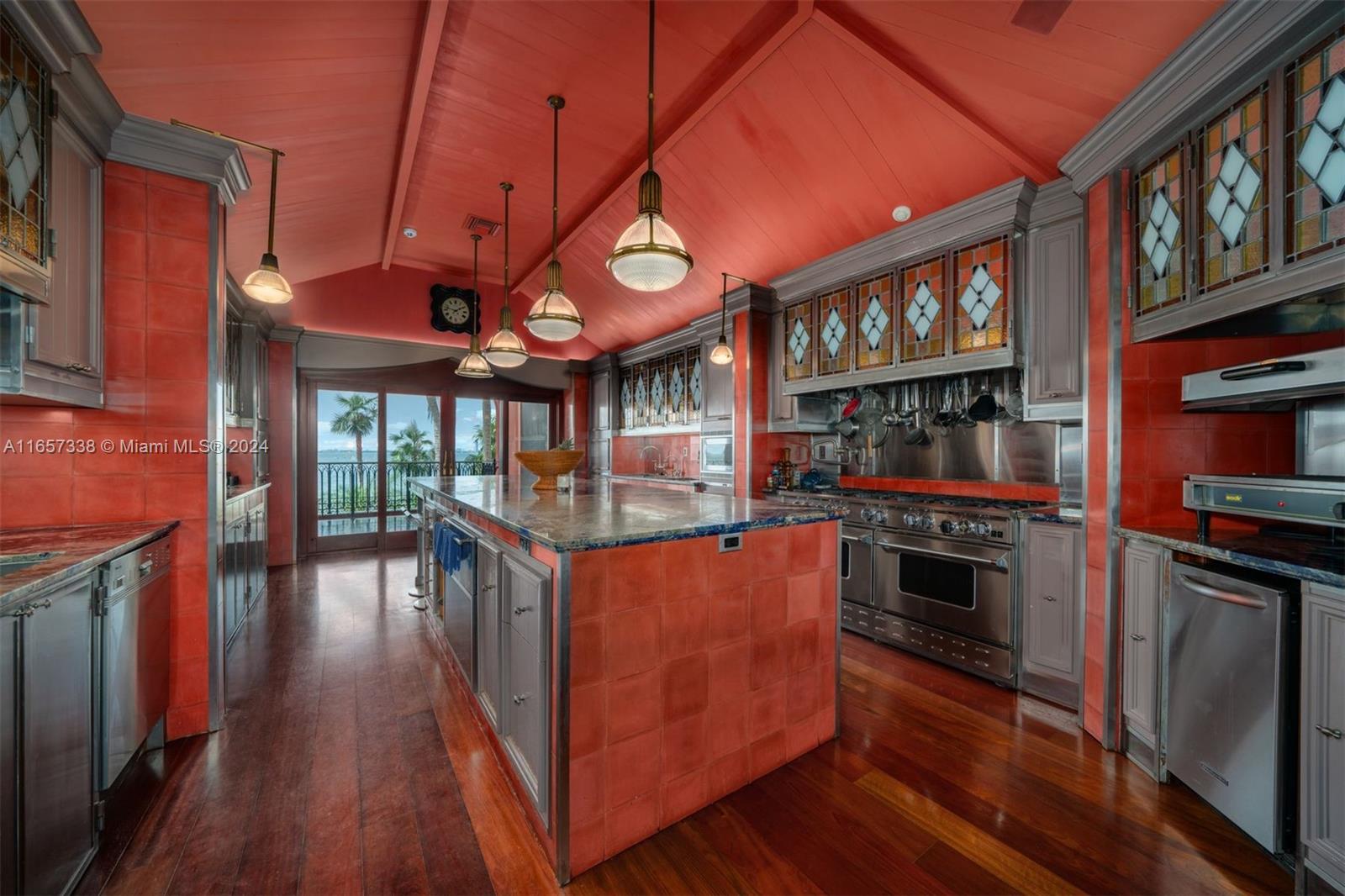 230 Harbor Drive Property Photo 11