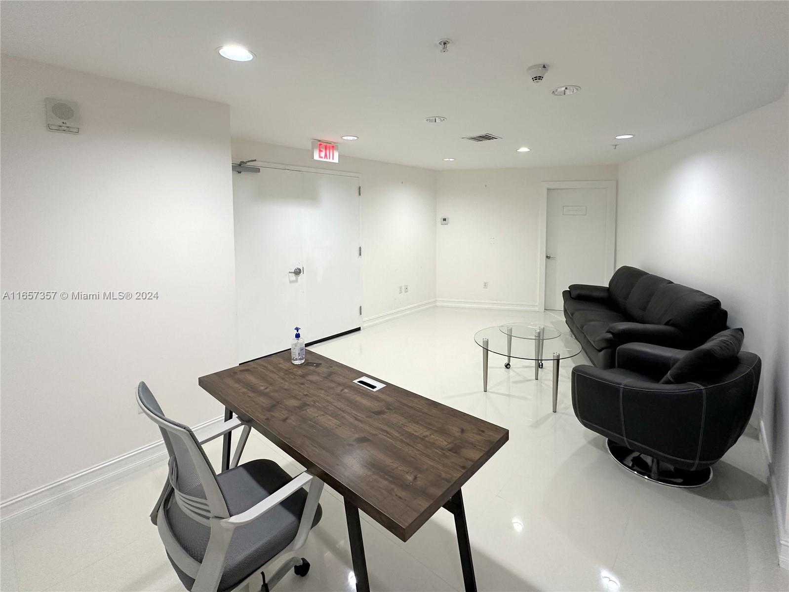900 Biscayne Blvd O-1403 Property Photo 2