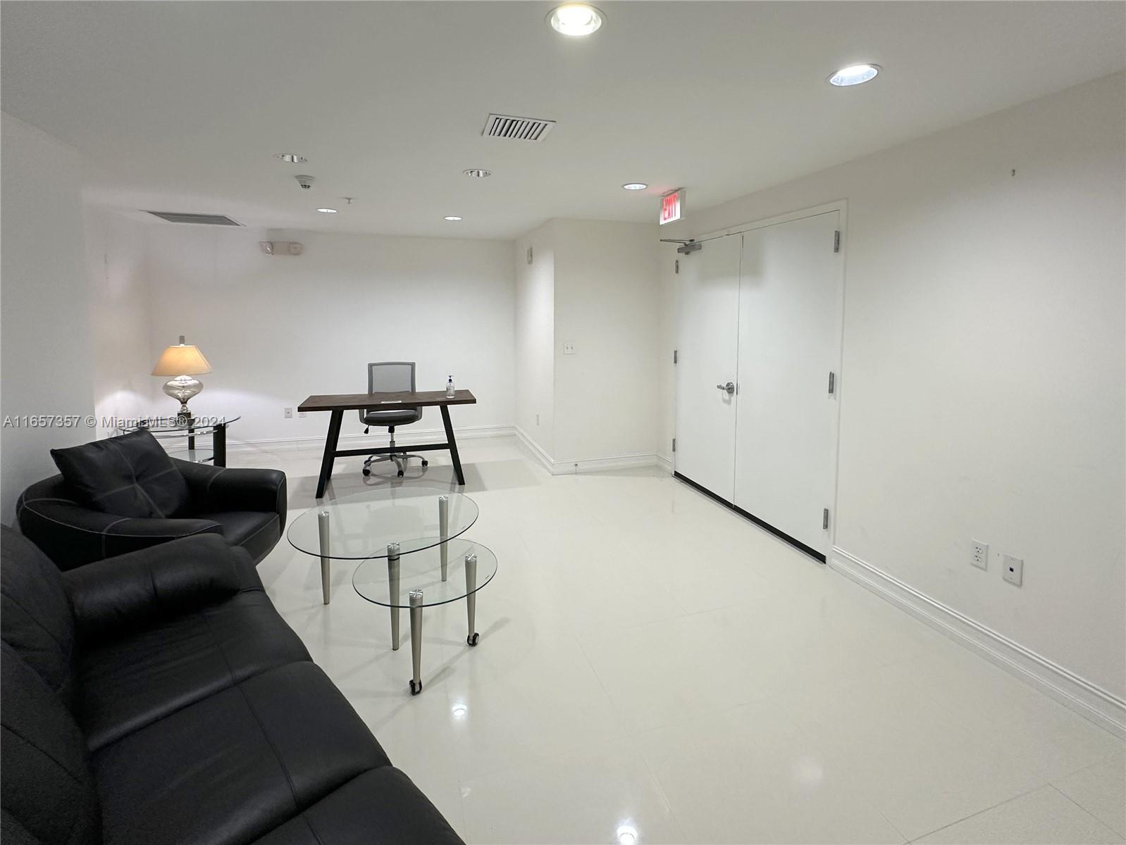 900 Biscayne Blvd O-1403 Property Photo 4