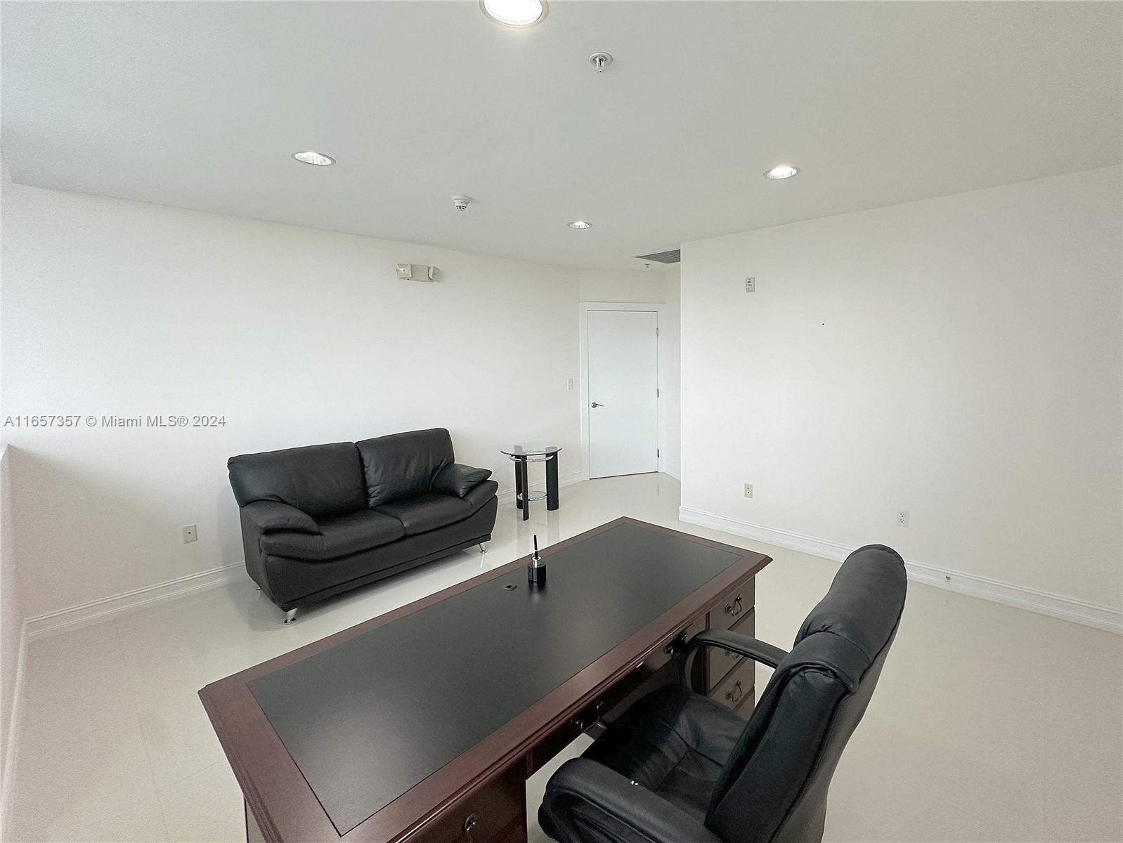 900 Biscayne Blvd O-1403 Property Photo 9