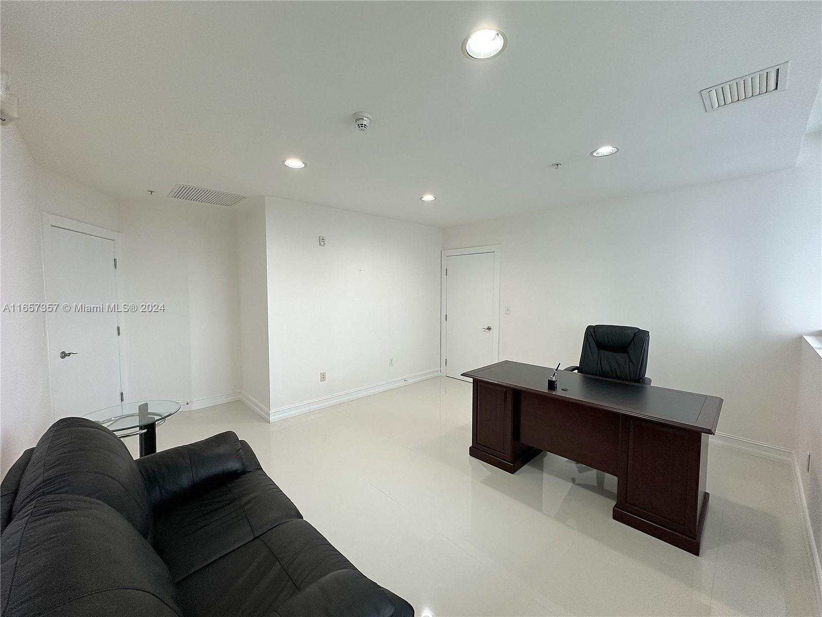 900 Biscayne Blvd O-1403 Property Photo 10