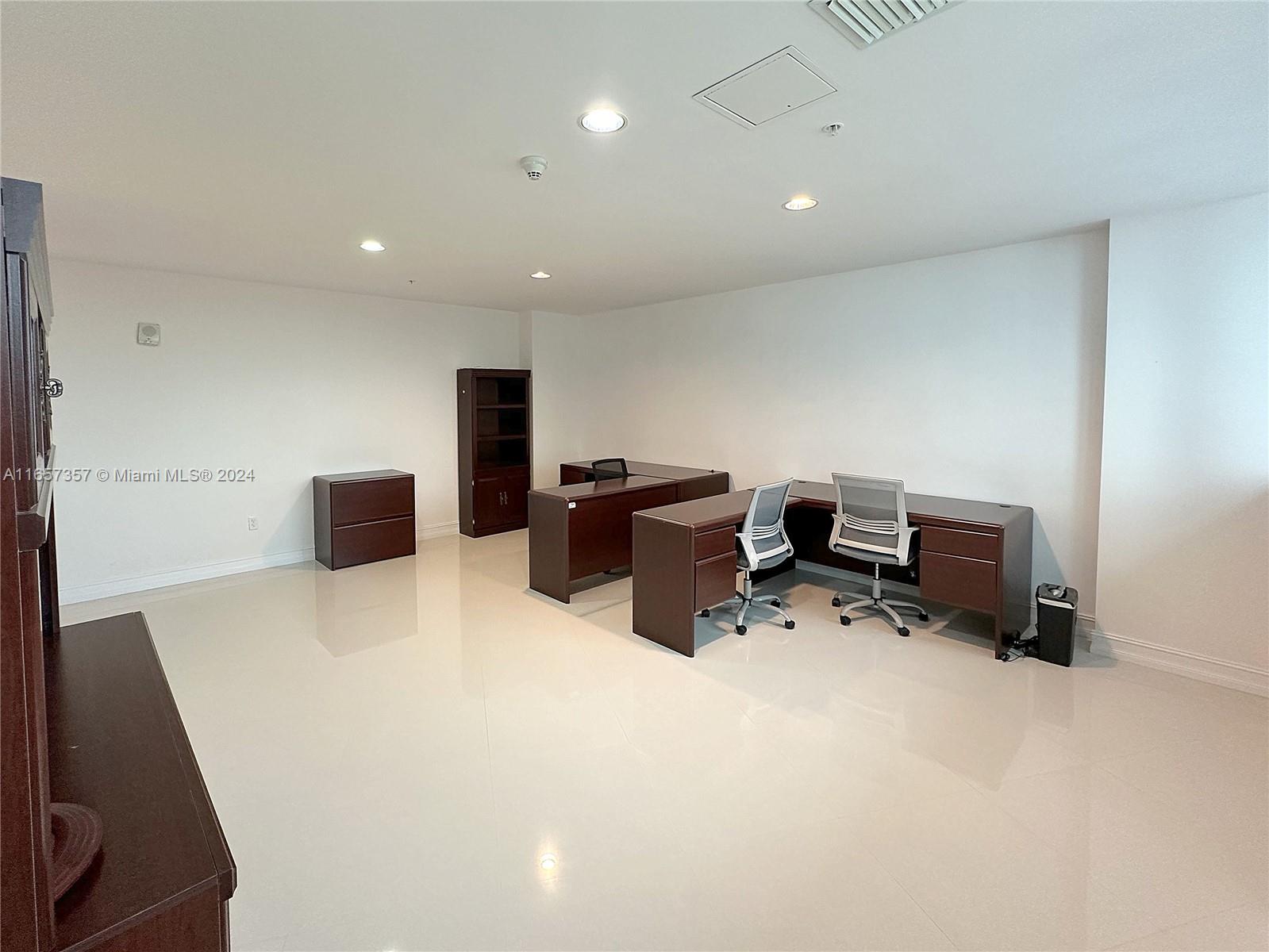 900 Biscayne Blvd O-1403 Property Photo 11