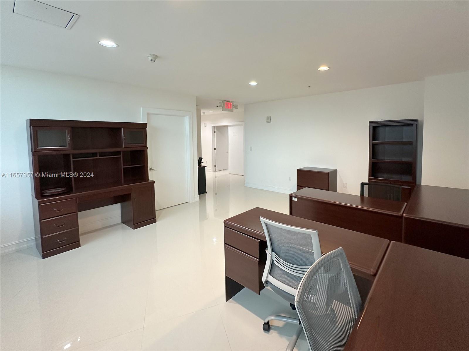 900 Biscayne Blvd O-1403 Property Photo 12