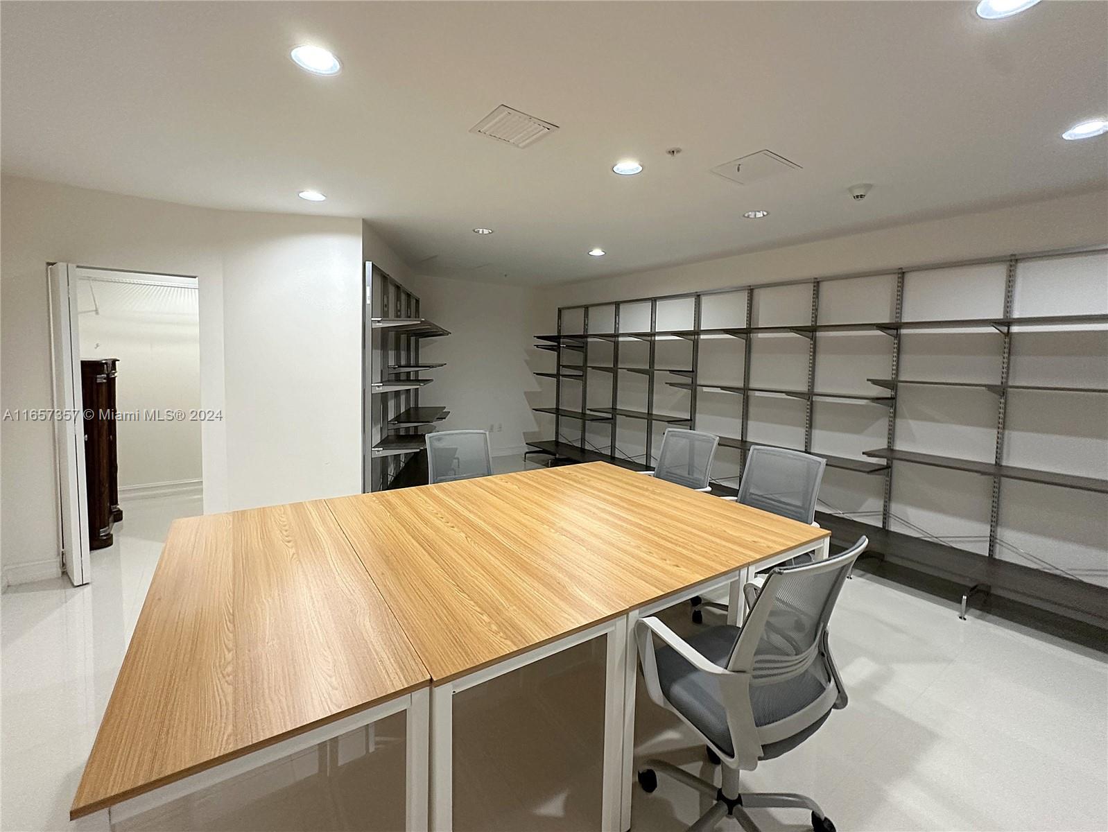 900 Biscayne Blvd O-1403 Property Photo 14