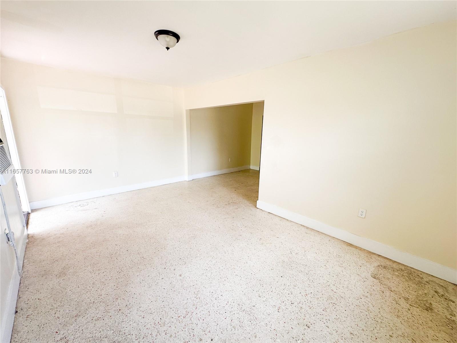 2140 Bay Dr Property Photo 14
