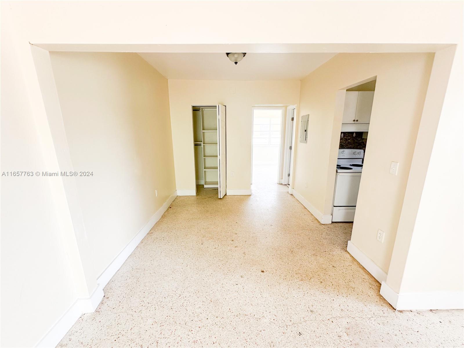 2140 Bay Dr Property Photo 15