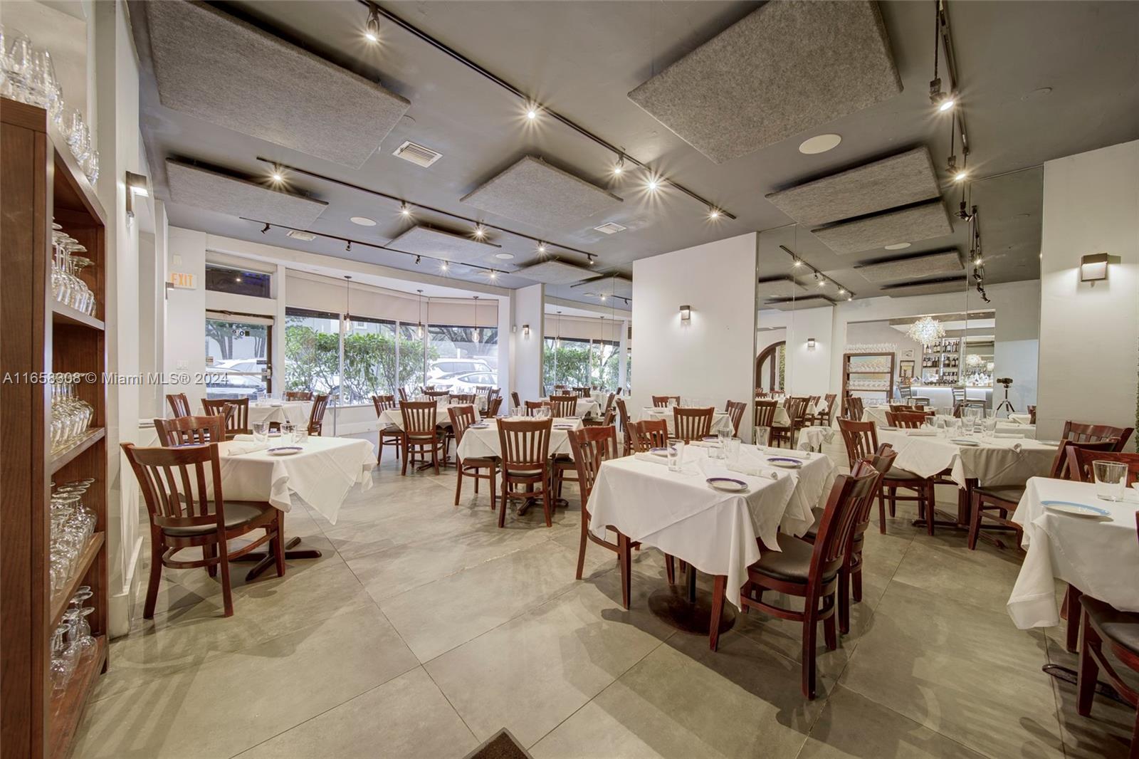 Full-service Restaurant W Coral Gables Property Photo 3
