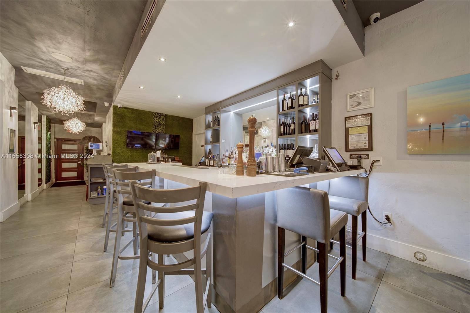Full-service Restaurant W Coral Gables Property Photo 5