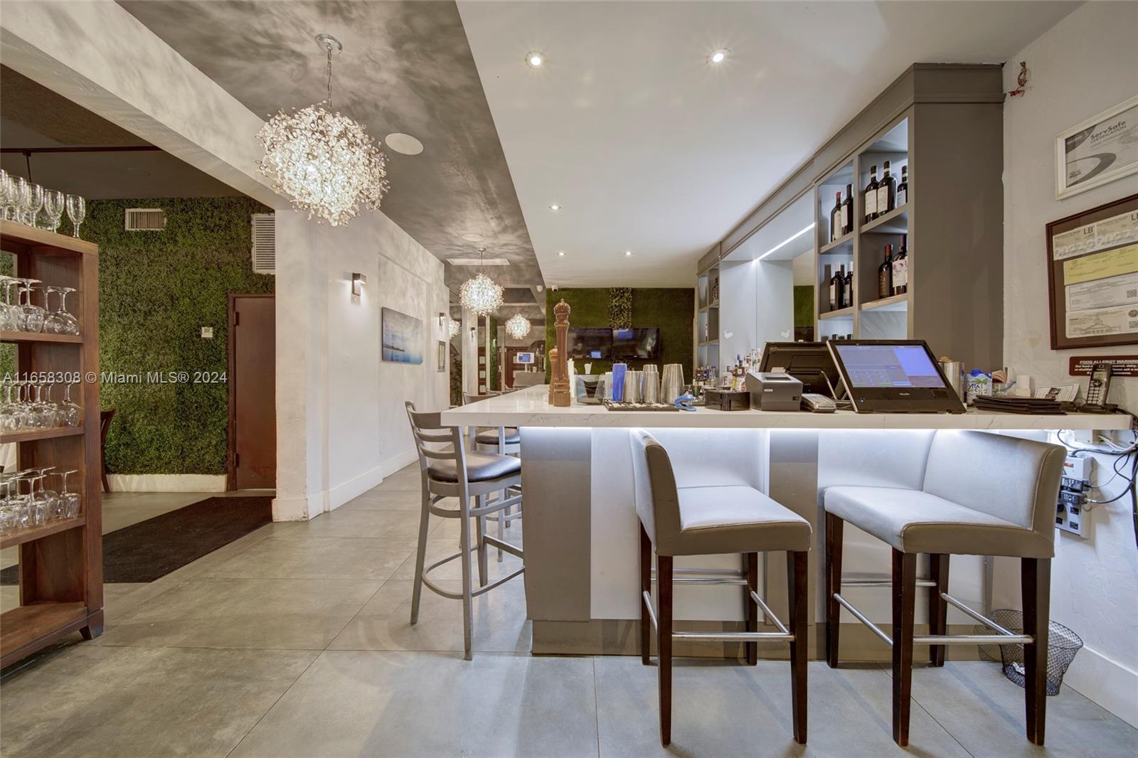 Full-service Restaurant W Coral Gables Property Photo 7
