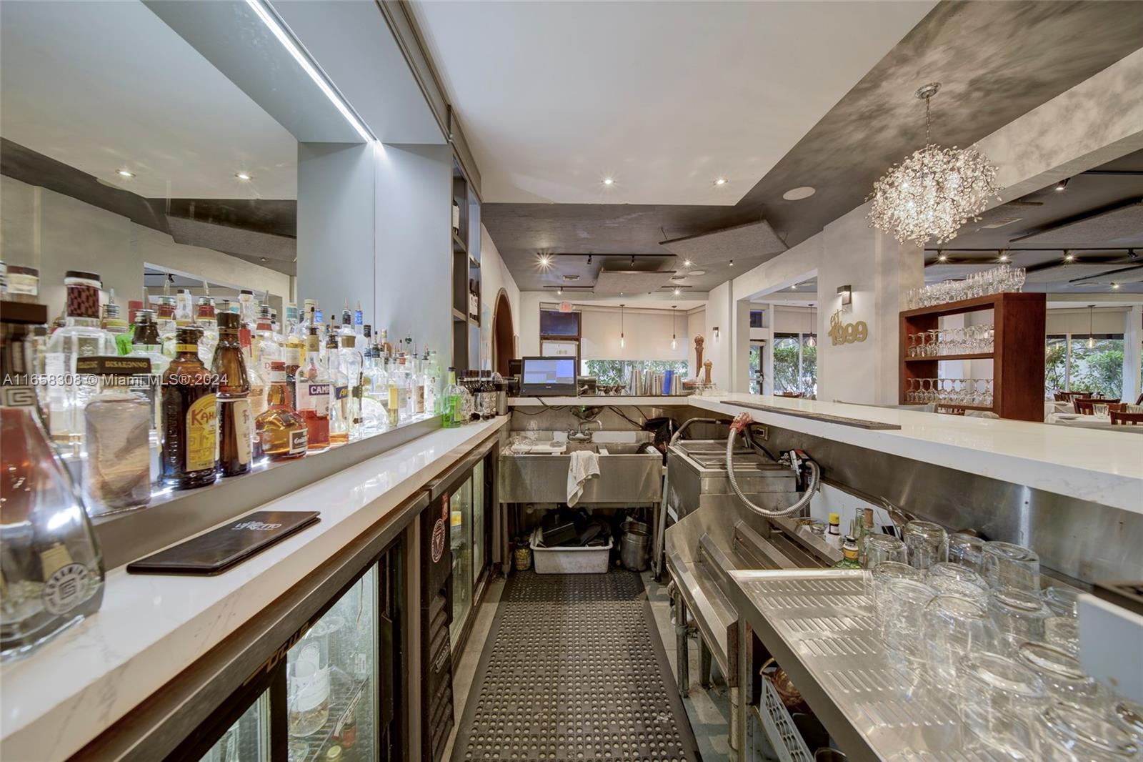 Full-service Restaurant W Coral Gables Property Photo 10
