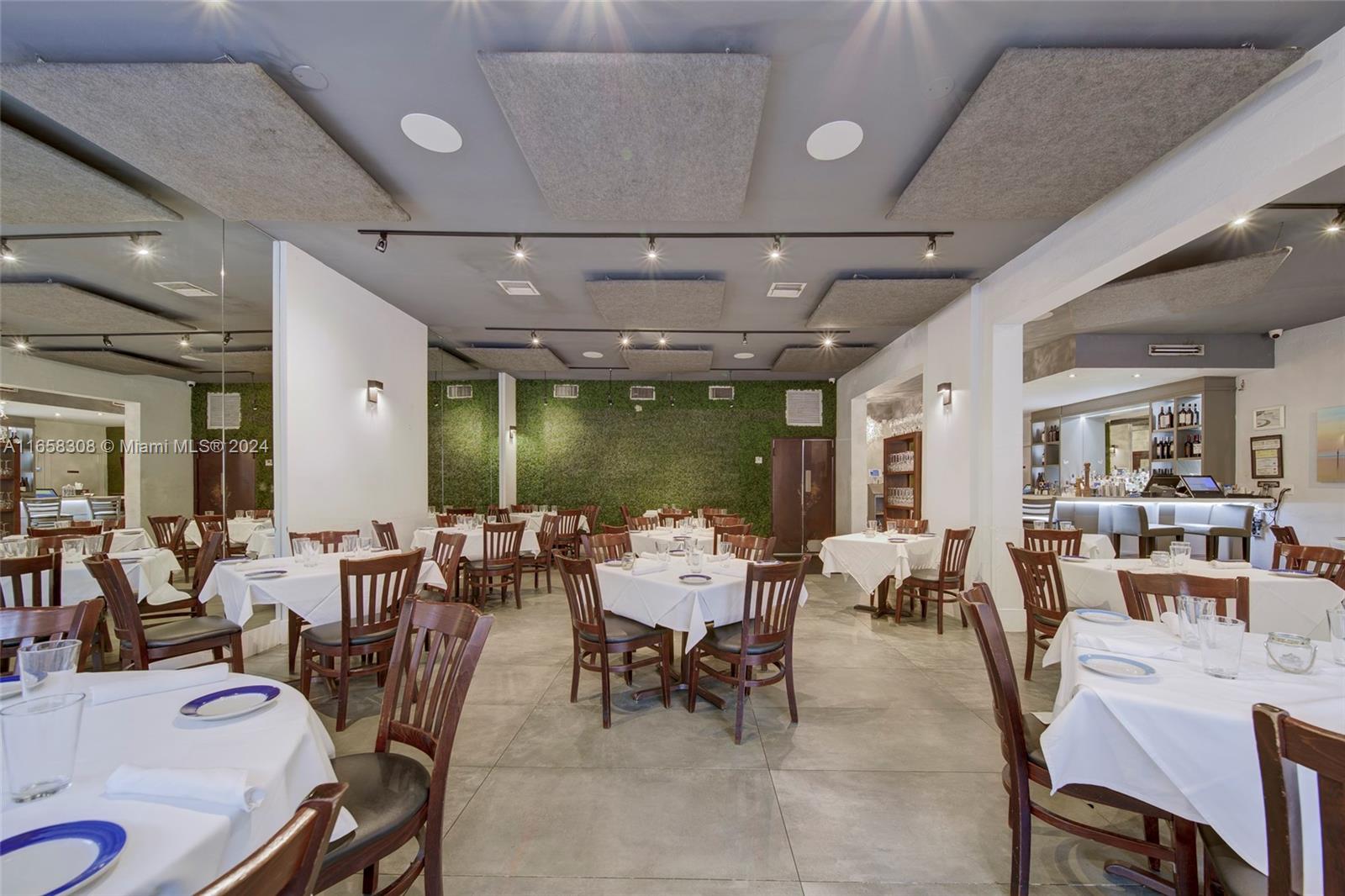 Full-service Restaurant W Coral Gables Property Photo 11