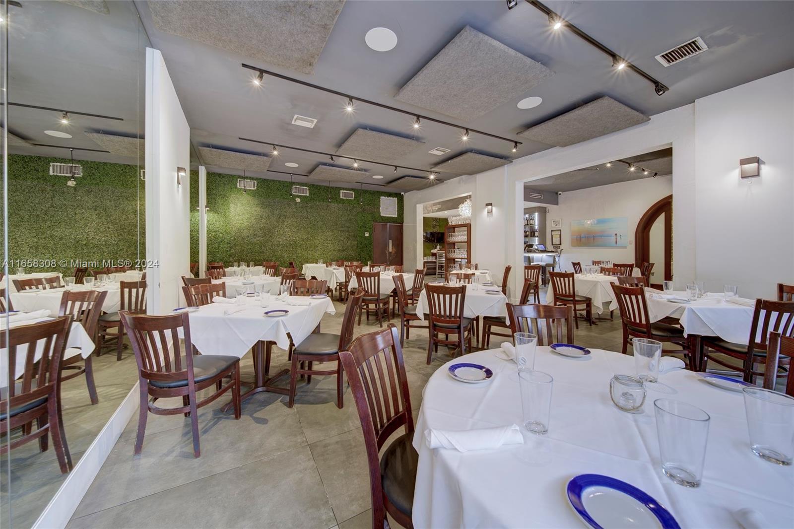Full-service Restaurant W Coral Gables Property Photo 12