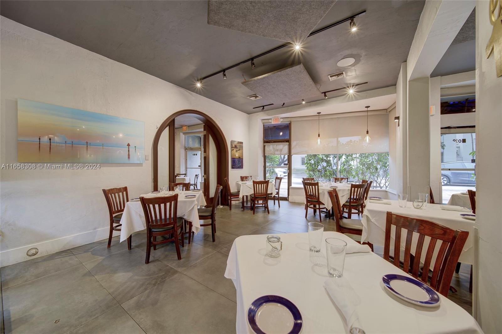 Full-service Restaurant W Coral Gables Property Photo 14