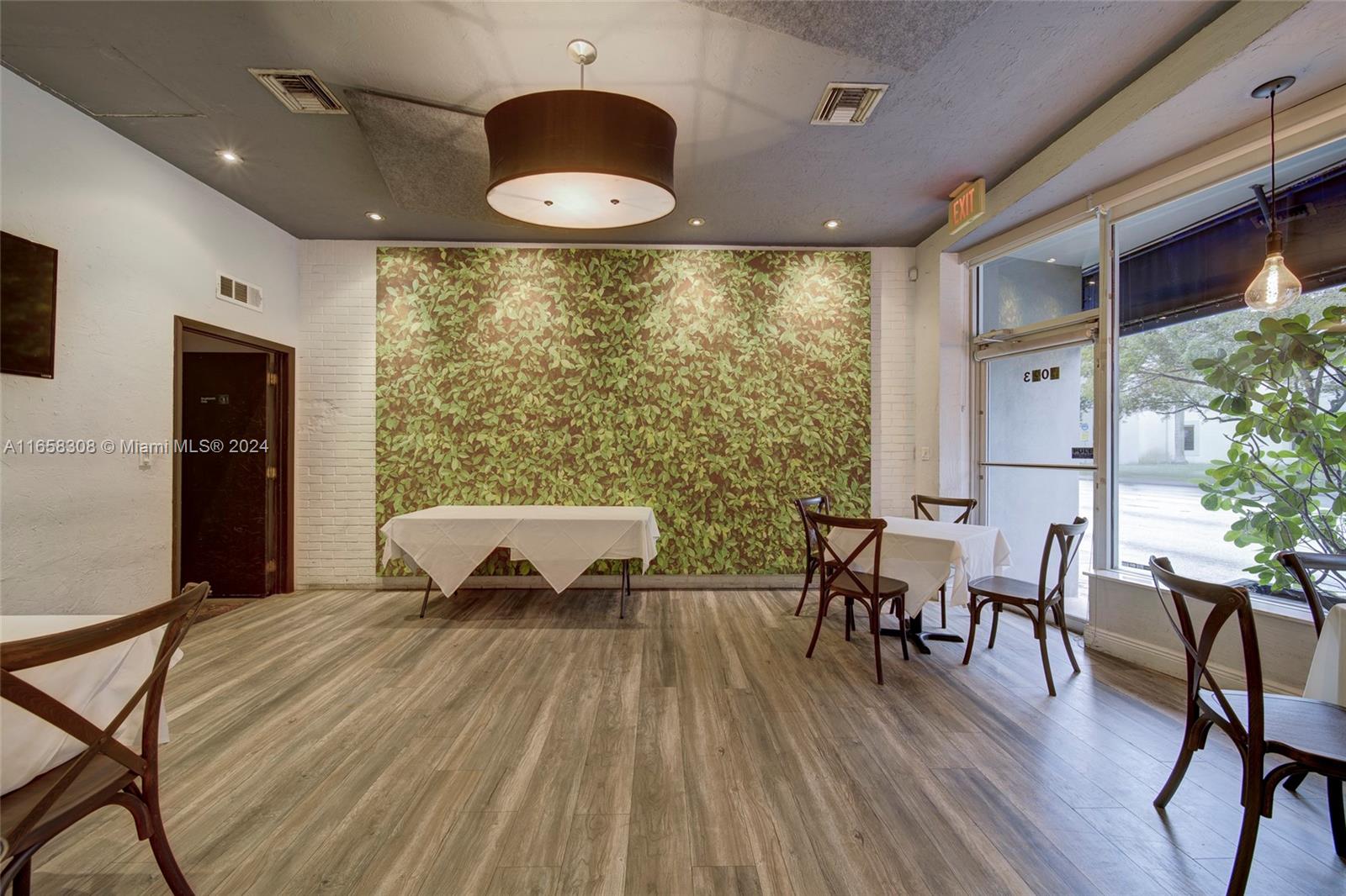 Full-service Restaurant W Coral Gables Property Photo 15