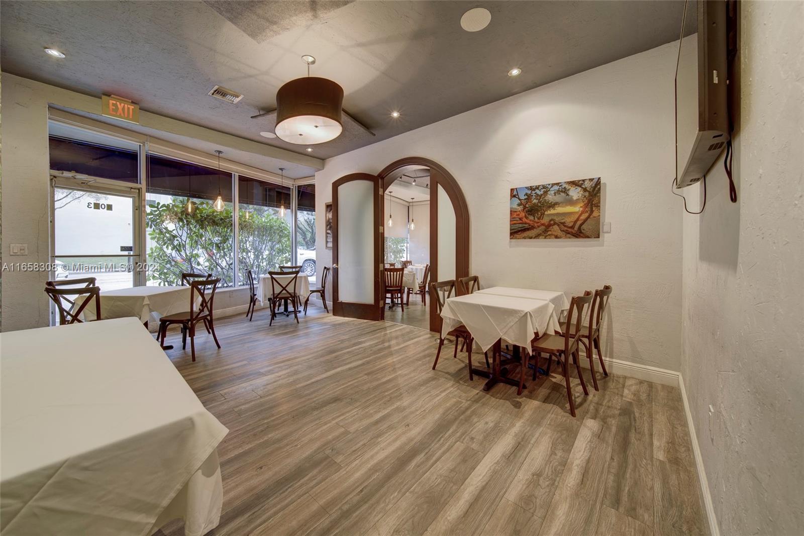Full-service Restaurant W Coral Gables Property Photo 16